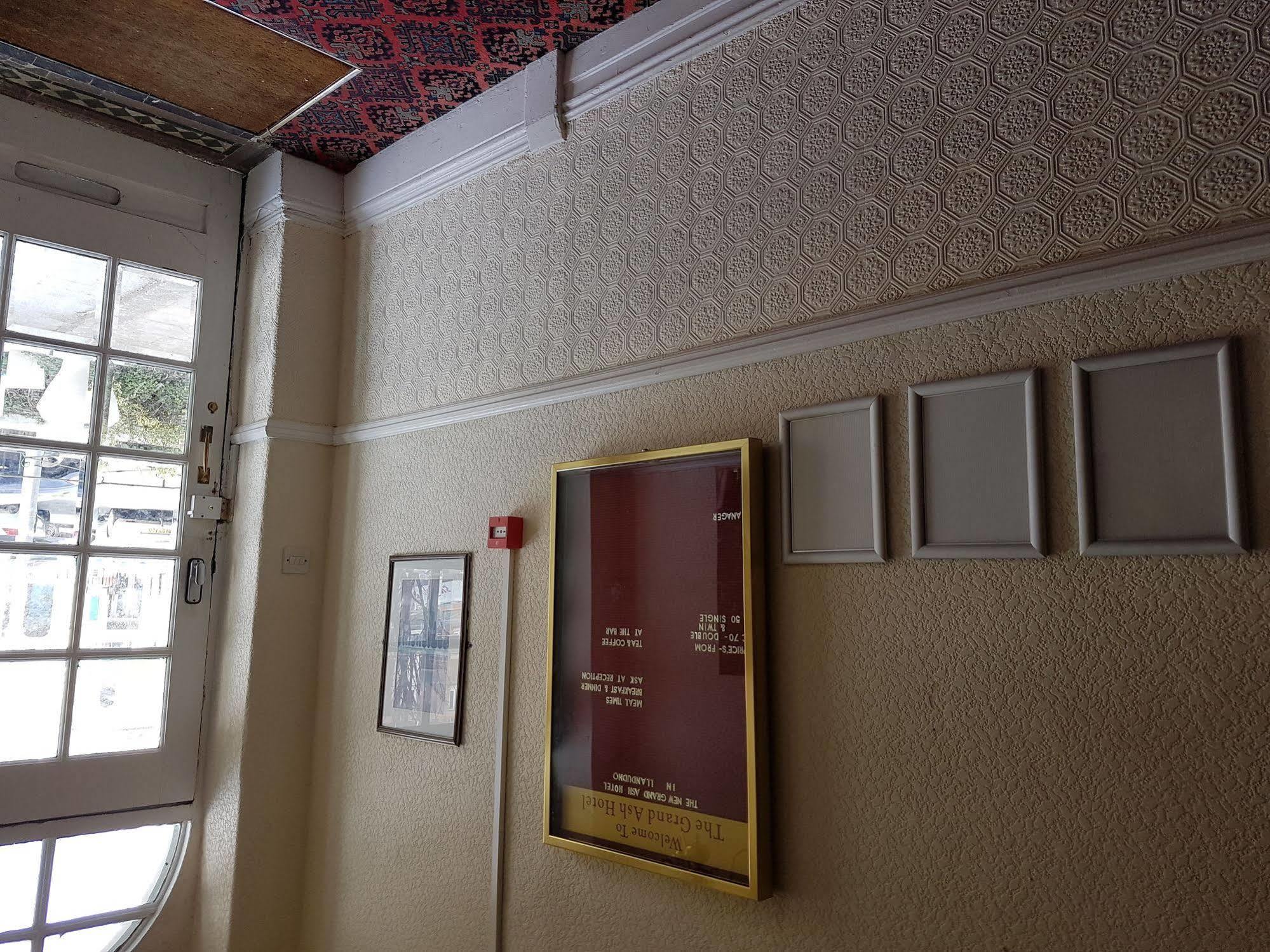 Grand Ash Hotel Λαντούντνο Εξωτερικό φωτογραφία